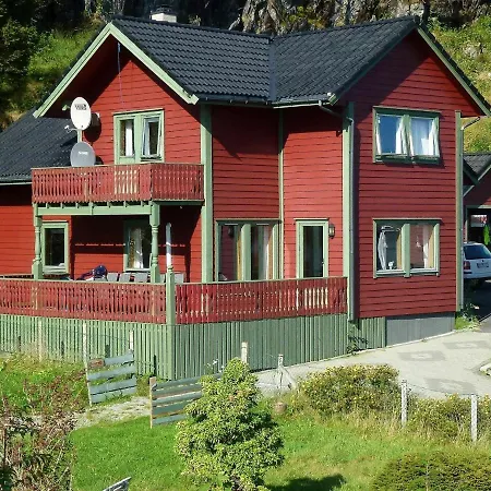 Holiday home Four-bedroom In Hosteland