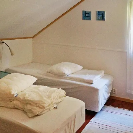 Four-bedroom In Hosteland