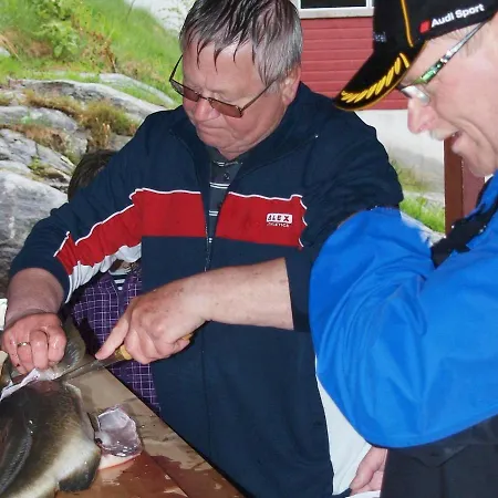 10 Person In Hosteland-by Traum *